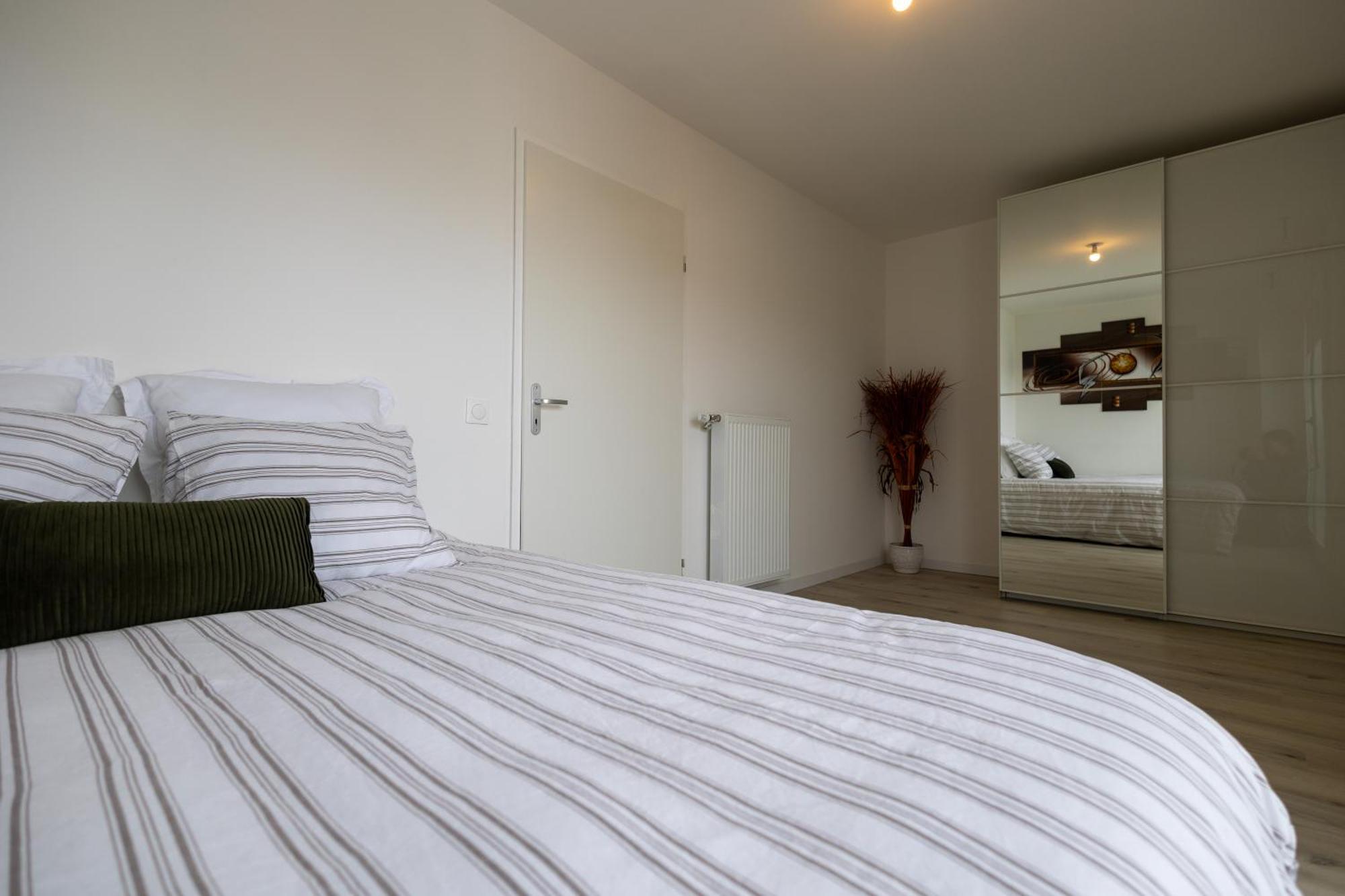 Duplex Complet - Proche Dysney Land Paris Lägenhet Bussy-Saint-Georges Exteriör bild